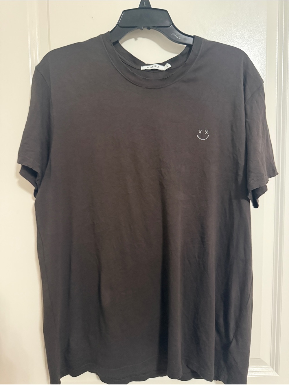 A CAPELLA WASHED BLACK SMILEY DISTRESSED TEE size large